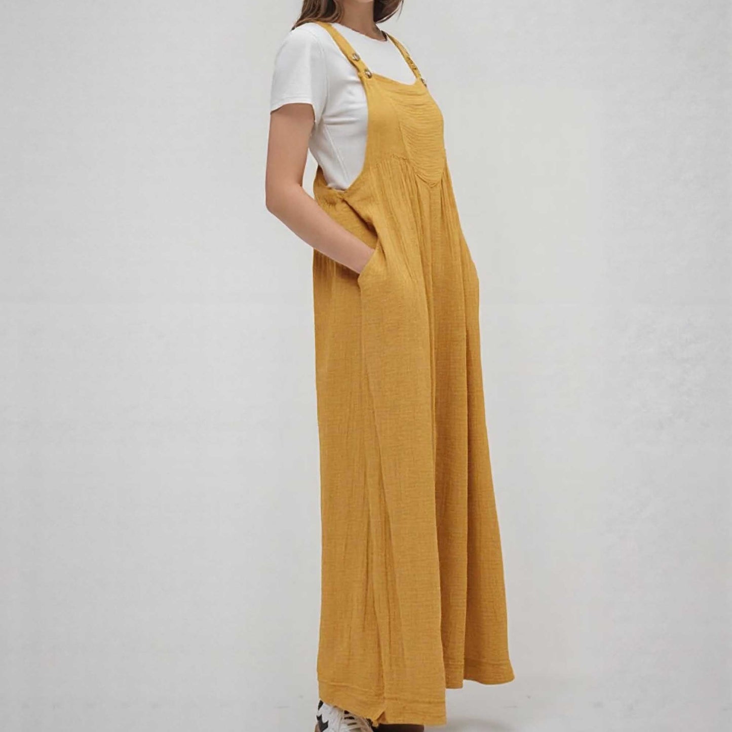 Woman Solid Color Wide-Leg Jumpsuit with Adjustable Straps and Pockets – Cherie Code