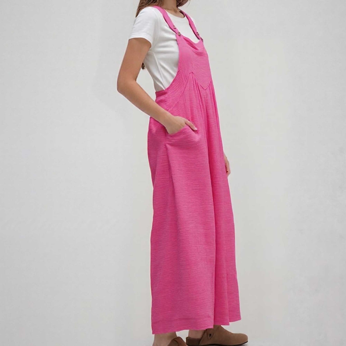Woman Solid Color Wide-Leg Jumpsuit with Adjustable Straps and Pockets – Cherie Code